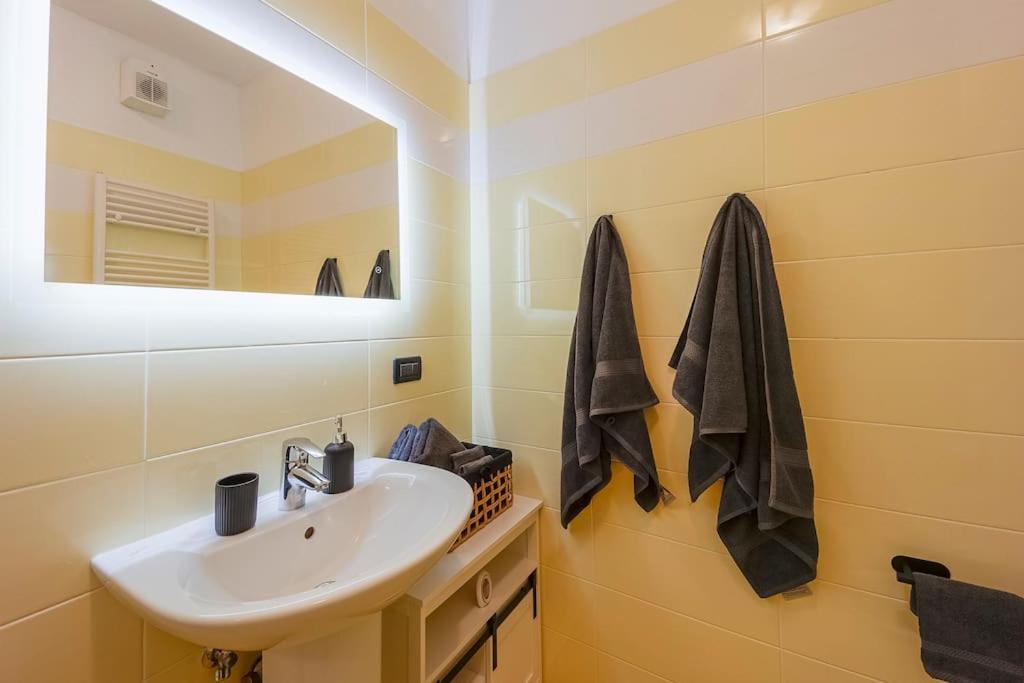 Ferienwohnung Fronte Mare-Piscina- Pista Ciclabile Imperia Exterior foto